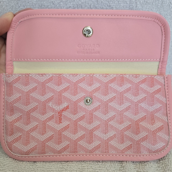 *Like New* Goyard Pink Pouch/Clutch Wallet - Signature Pattern - Picture 6 of 11